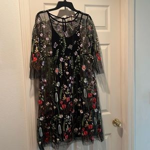 Lola flowered dress size M